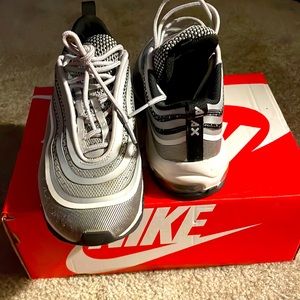 Nike air max 97 silver barely worn and flexible with price.